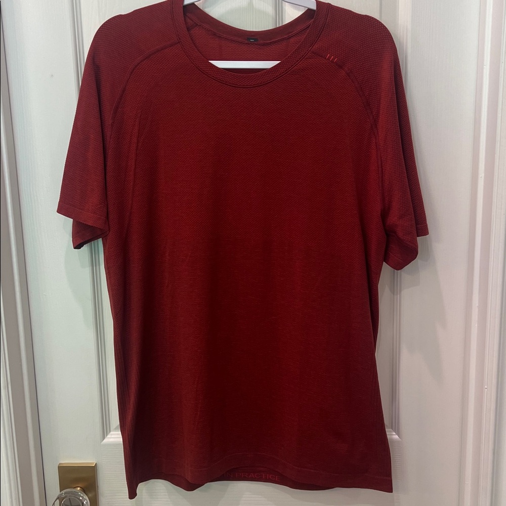 Lululemon Metal Vent Tech Short Sleeve T-Shirt Running Red | Large